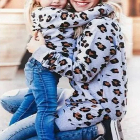 Mama + Mini Matching Sweaters - Picture 2 of 4